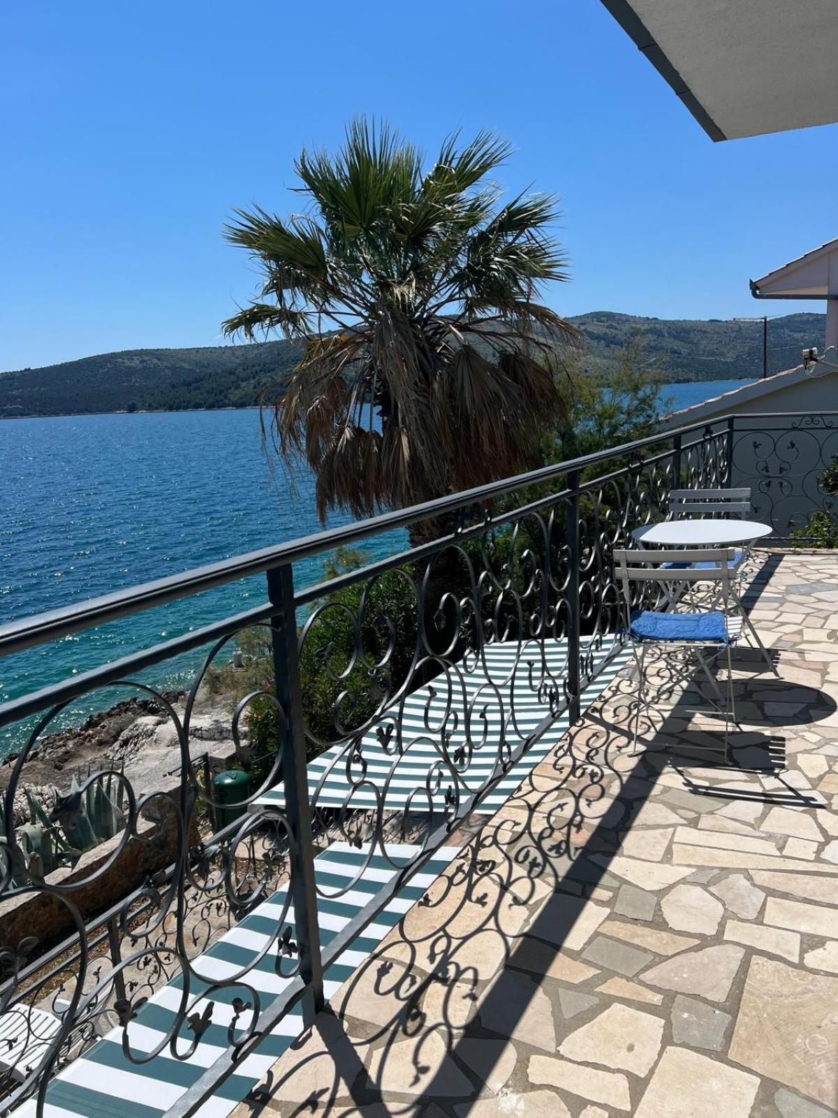 Villa Amarela Seget Vranjica Exterior foto