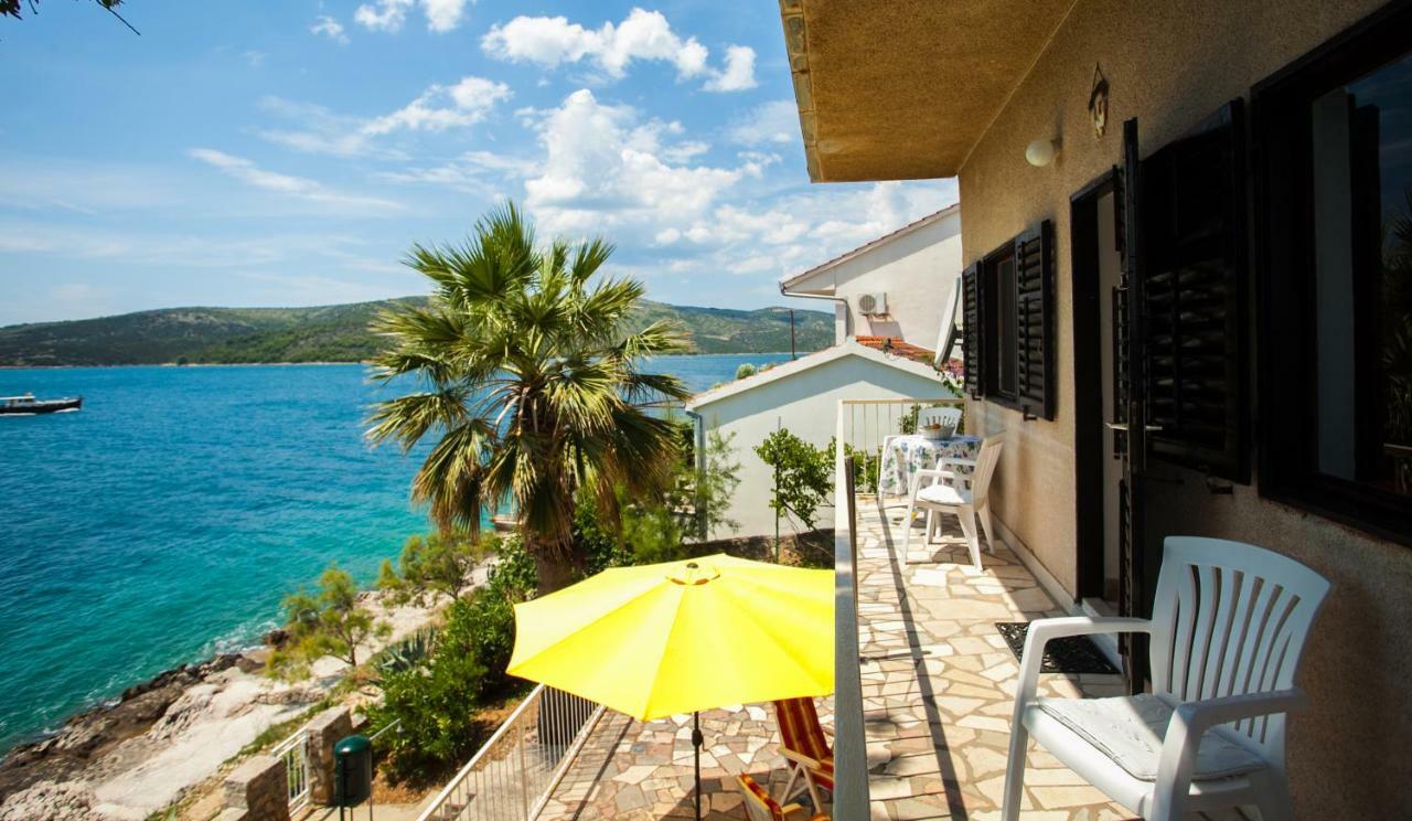 Villa Amarela Seget Vranjica Exterior foto